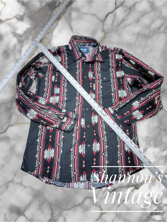 Wrangler Tops - Wrangler Y2K Southwest Pattern Women’s sz XL Snap button Western Shirt A6